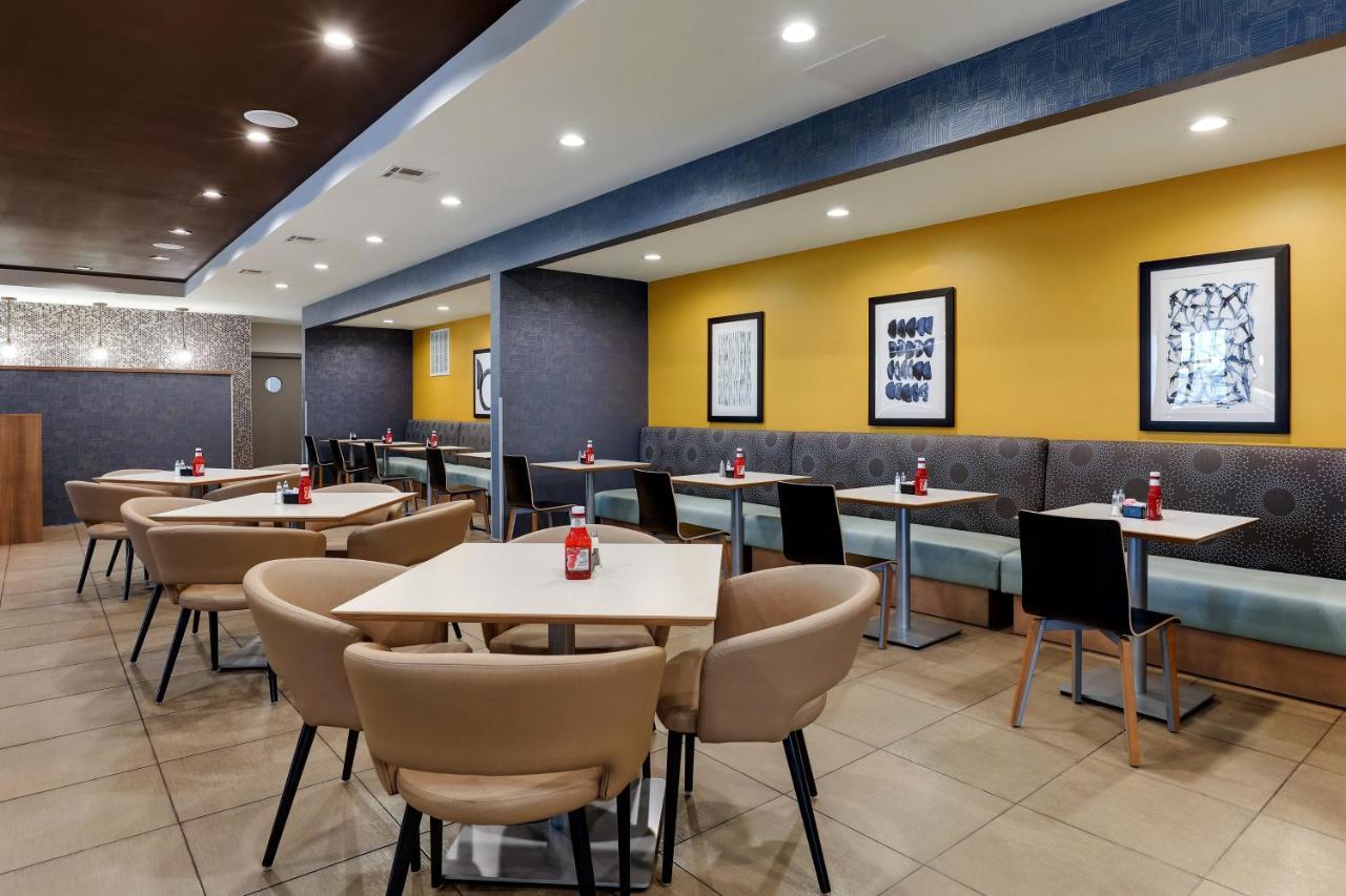 Holiday Inn Mobile Airport By Ihg Exterior photo
